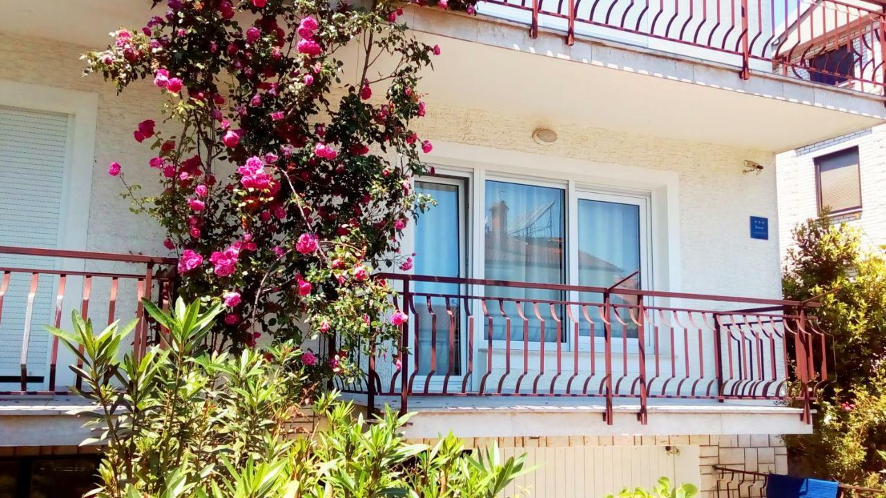 Apartmani Komunela Umag Exterior foto